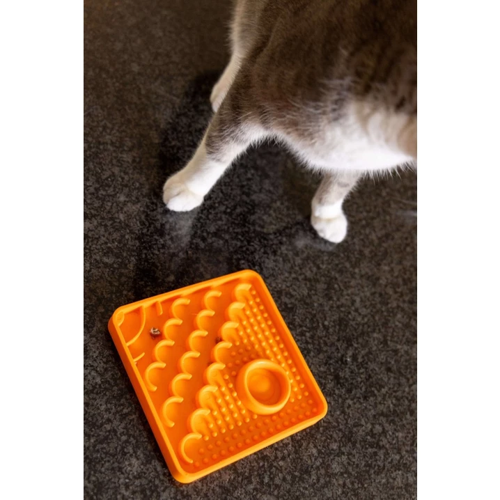 LICKIMAT Catster - mata do wylizywania dla kota o różnorodnym kształcie, pomarańczowa - 4