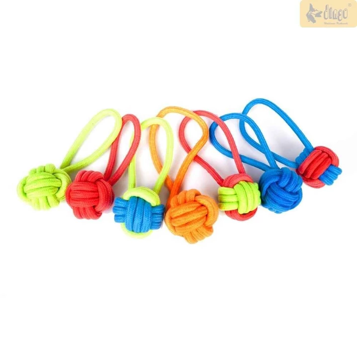 DINGO Energy - pleciona piłka ze sznura z rączką, różne kolory 6,5 cm