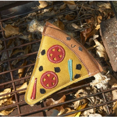 GREEN&WILD'S Pepe le Pizza  - bardzo wytrzymała zabawka dla psa z naturalnej skóry i juty 20cm - 3